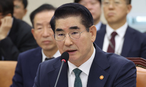 법원, 김용현 추가 구속영장 구속심문 25일로 연기