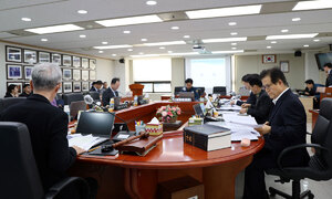 심의 대신 맞춤법 교정·정책 패싱 수두룩… 사실상 무력화 [심층기획-국가경찰委 새판 짜자]