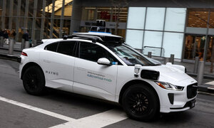 '자율주행' 웨이모가 변했다…불법유턴에 스쿨버스 추월까지