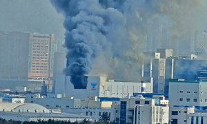 시흥 SPC삼립 시화공장 식빵 생산라인서 불…3명 연기흡입