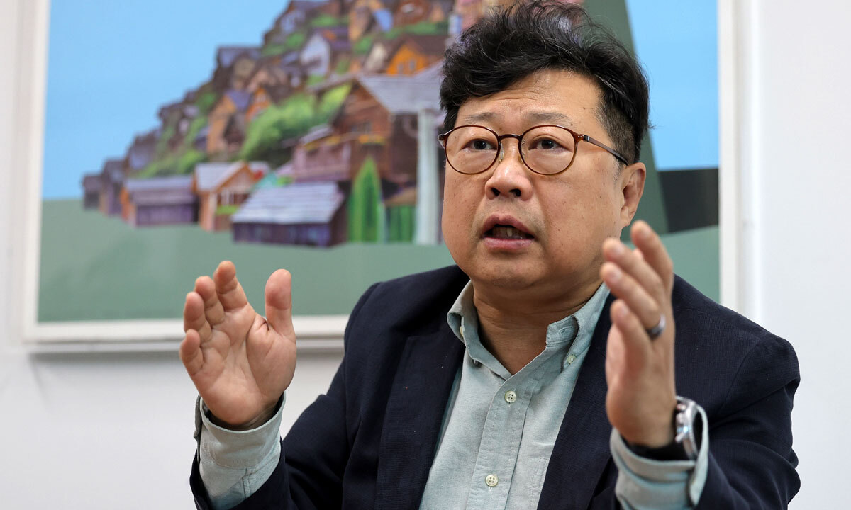 김우진 서울대 경영전문대학원 교수가 지난 3일 “주주환원의 목적은 결국 기업가치를 올리는 것”이라며 “이를 위해 배당을 더 할지, 자사주를 매입할지, 재투자할지는 기업이 자본비용을 고려해 결정하면 된다”고 말하고 있다.&nbsp;이재문 기자