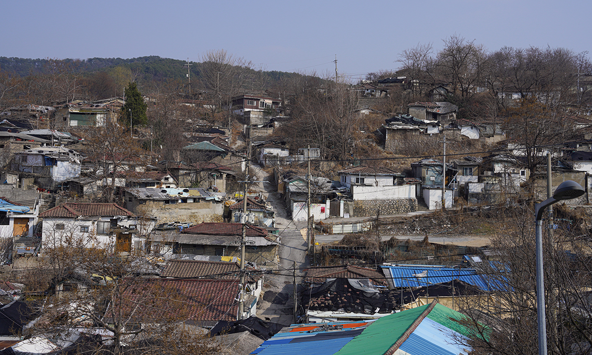 빈집은 지역 슬럼화나&nbsp;자산 가치 하락으로 이어져 주민 간 갈등, 공동체 와해까지&nbsp;야기한다. 해당 사진은 기사의 이해를 돕기 위한 자료 사진으로 기사 특정 내용과 무관. 게티이미지뱅크
