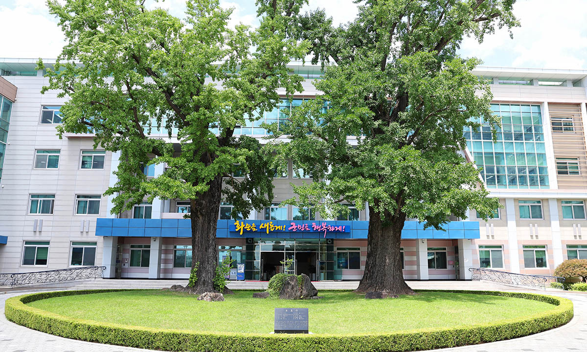 농어촌 빈집 문제가 갈수록 심각해지고 있는 가운데 한 민간기업이 데이터와 콘텐츠를 결합한 해법을 제시해 이목을 끌고 있다. 사진은 화순군청 전경. 화순군 제공