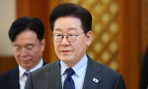 李대통령 “베이커리 카페 10년 가업?… 꼼수 감세”