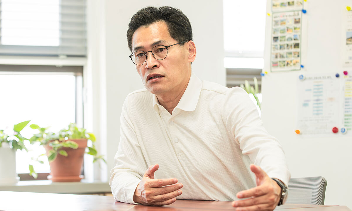 이기재 서울 양천구청장이 세계일보 인터뷰에서 목동아파트 단지 재건축·재개발 등 진행 중인 주요 과제들을 설명하고 있다. 양천구 제공