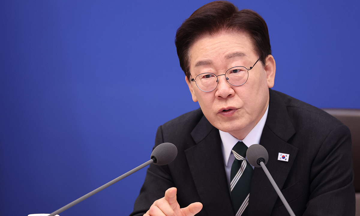 이재명 대통령이 28일 청와대에서 열린 국무회의 겸 비상경제점검회의에서 발언하고 있다. 연합뉴스