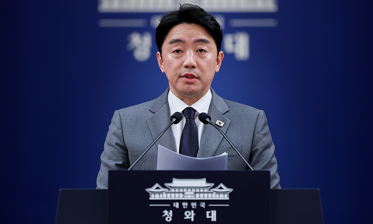 강훈식 비서실장이 29일 청와대 춘추관에서 '공직역량 강화' 핵심성과 및 추진계획 브리핑을 하고 있다. 연합뉴스