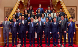 [청와대 스케치] 李대통령 “정치, 본질적으로 남의 일 대신하는 것”